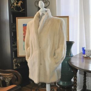 SOLD‼️ American Legend USA Pearl Mink Coat New $4800